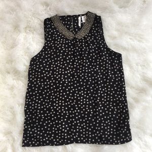 Sleeveless Blouse With Neck Detail